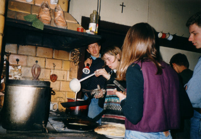 Nocne naleniki -- Piotr, Kaja, Anna, ?, Jacek